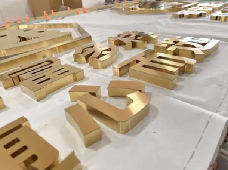 丹巴拉丝不锈钢字的特点。